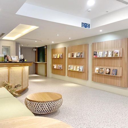 Yoai Nemuru Inn Tainan Bagian luar foto