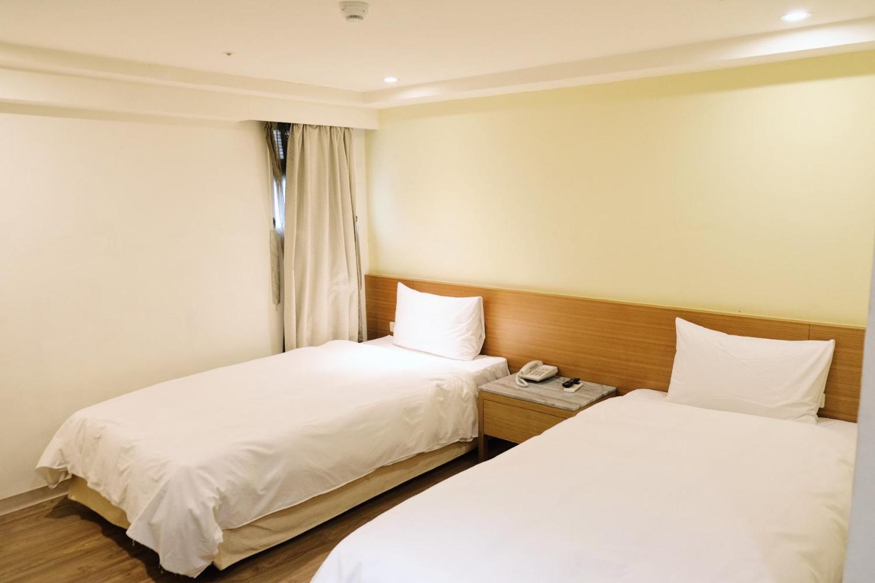 Yoai Nemuru Inn Tainan Bagian luar foto