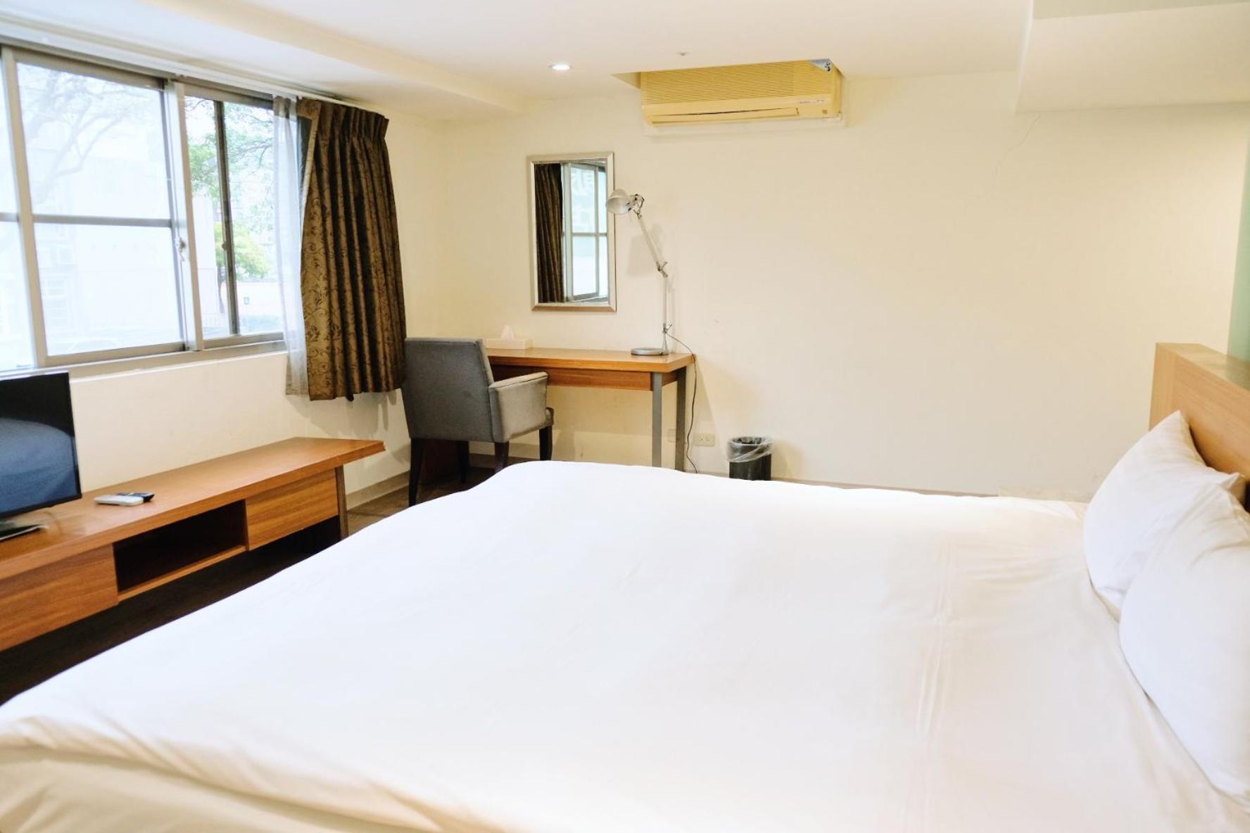 Yoai Nemuru Inn Tainan Bagian luar foto