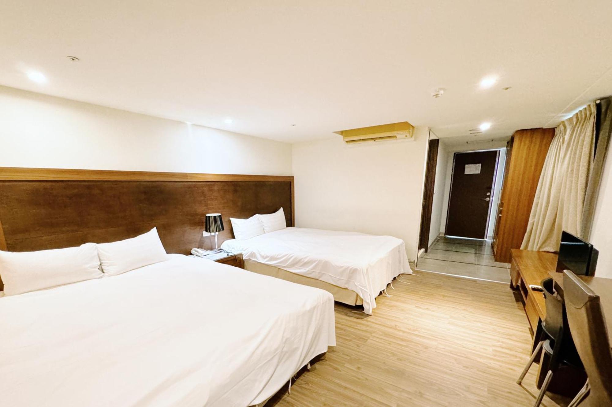 Yoai Nemuru Inn Tainan Bagian luar foto