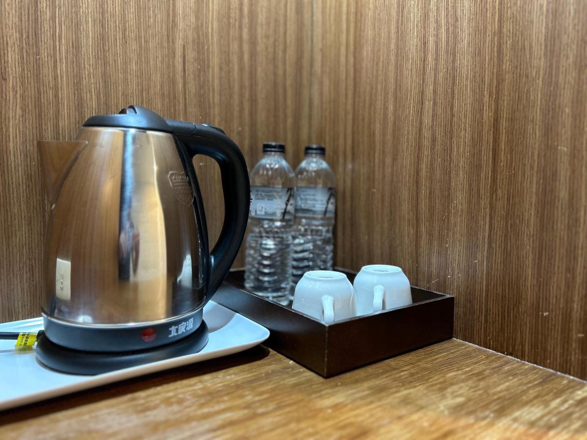Yoai Nemuru Inn Tainan Bagian luar foto