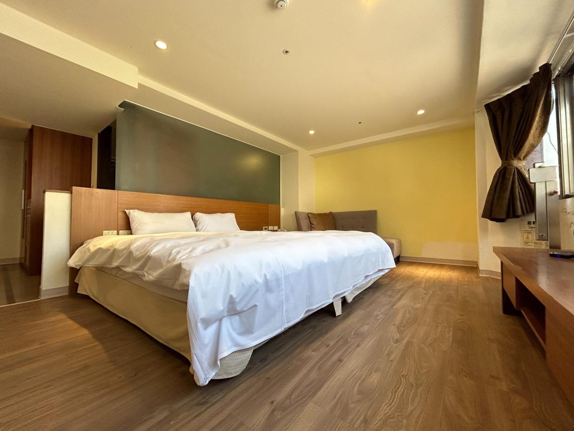 Yoai Nemuru Inn Tainan Bagian luar foto