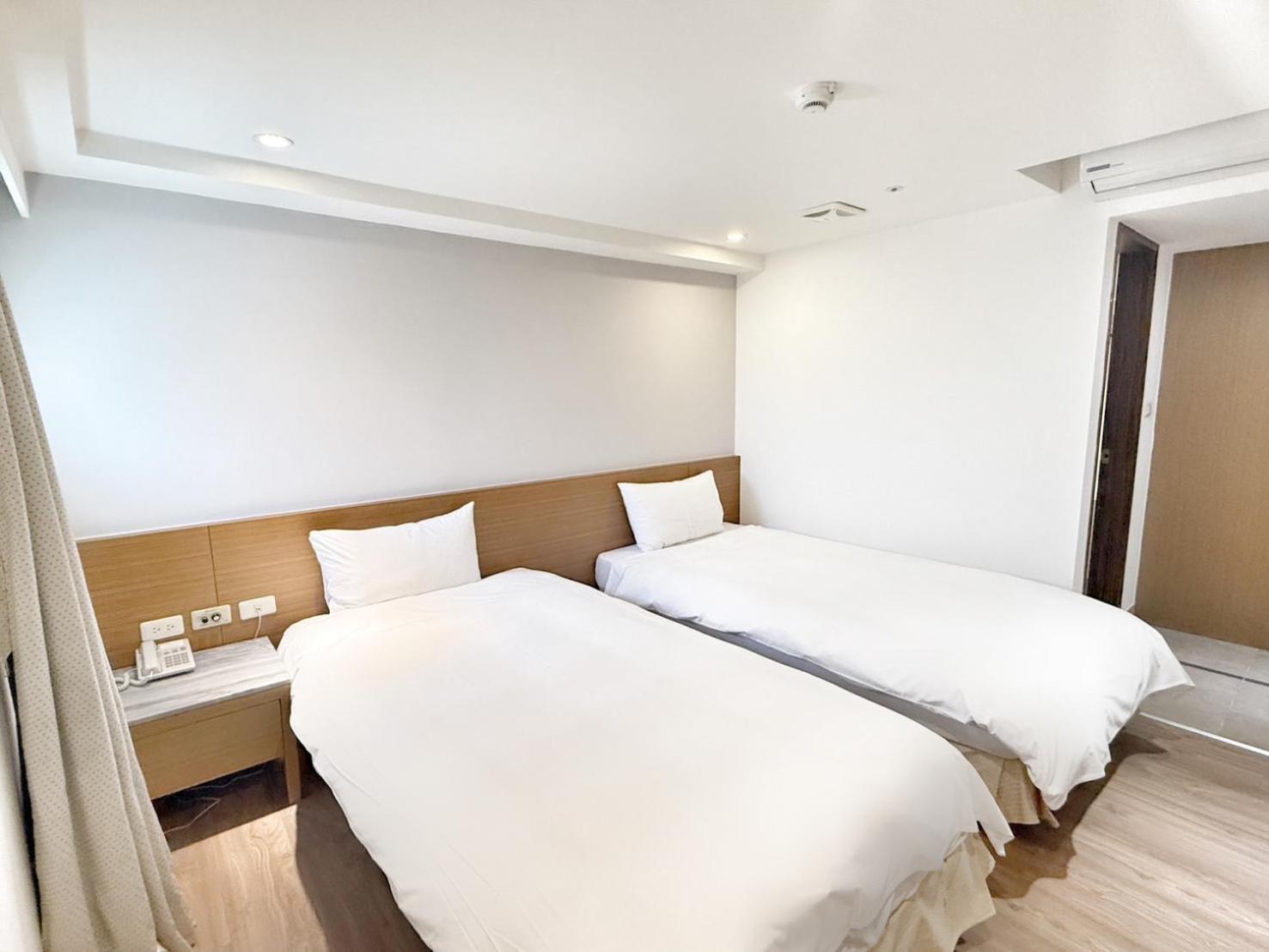 Yoai Nemuru Inn Tainan Bagian luar foto