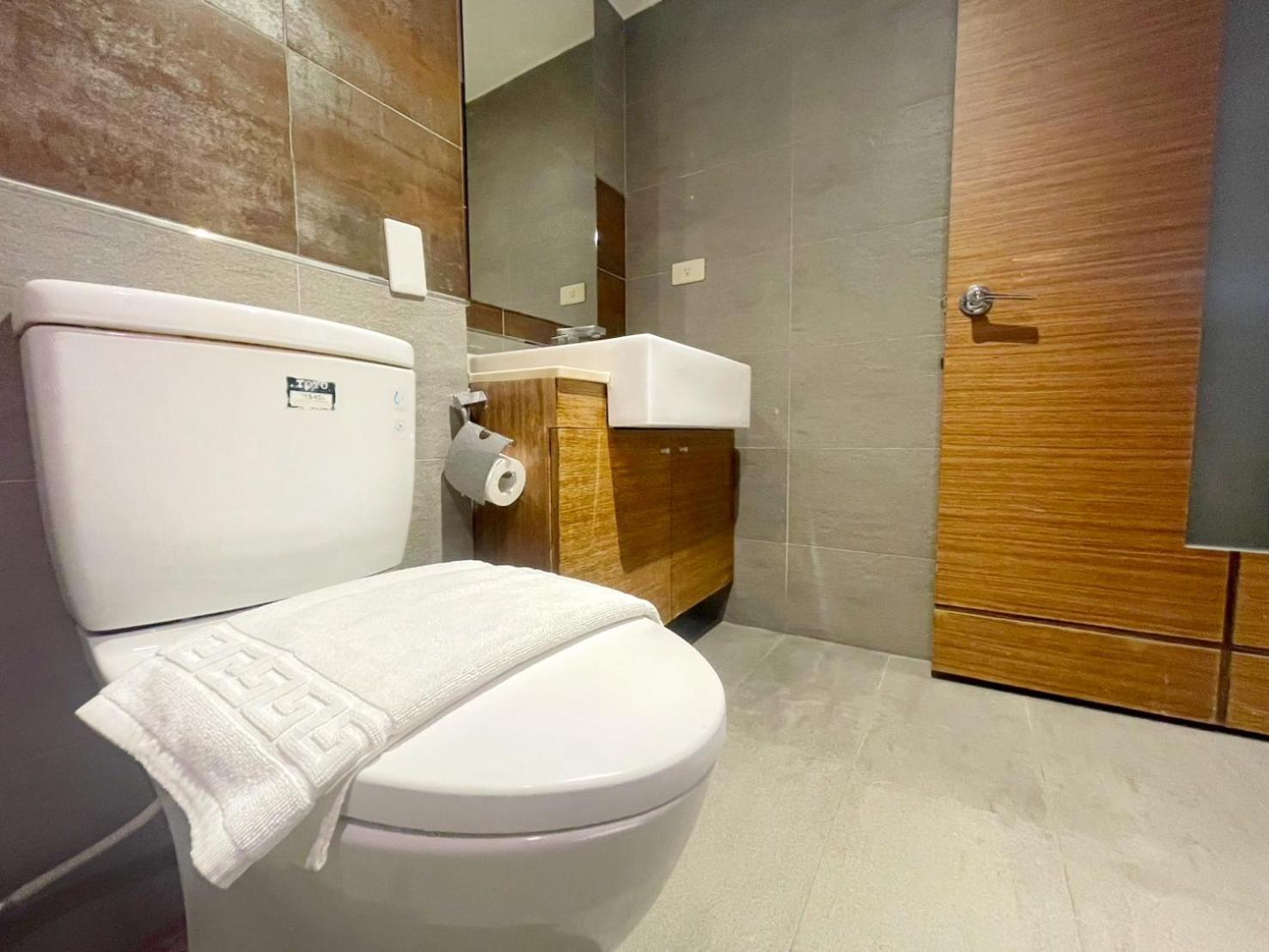 Yoai Nemuru Inn Tainan Bagian luar foto