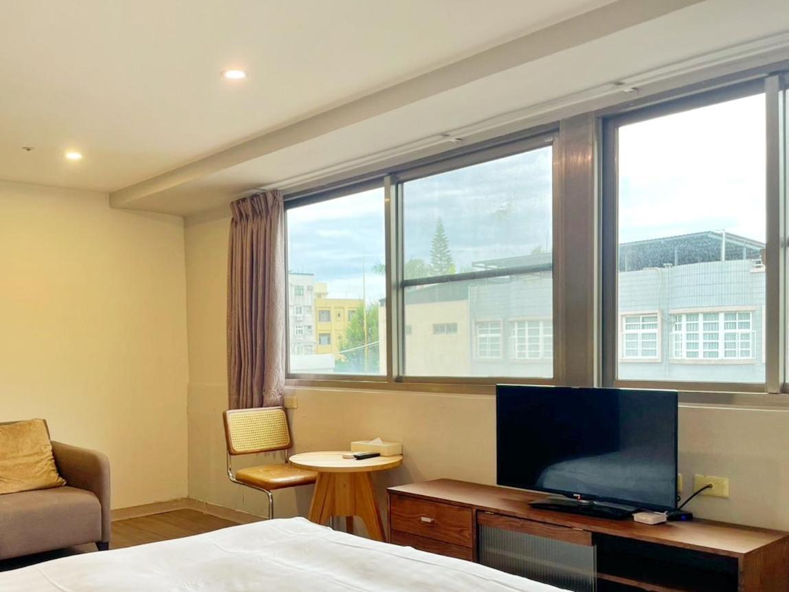 Yoai Nemuru Inn Tainan Bagian luar foto